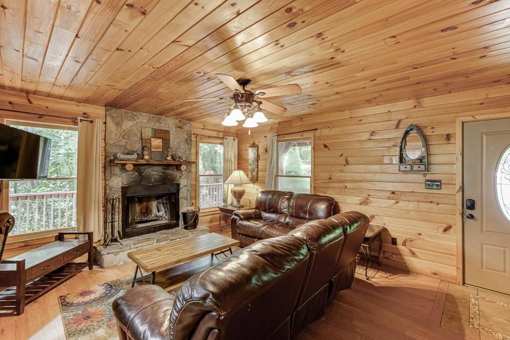 Cabin With Jacuzzi & Hydrotherapy Spanear Helen クリーブランド エクステリア 写真