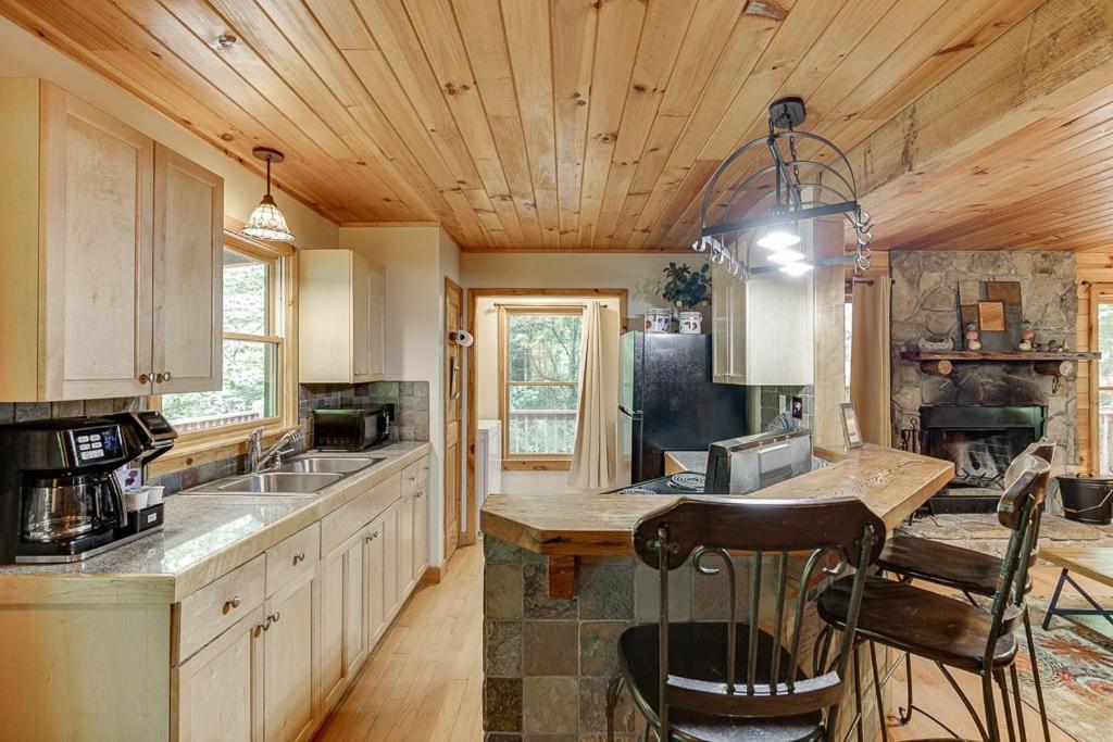 Cabin With Jacuzzi & Hydrotherapy Spanear Helen クリーブランド エクステリア 写真
